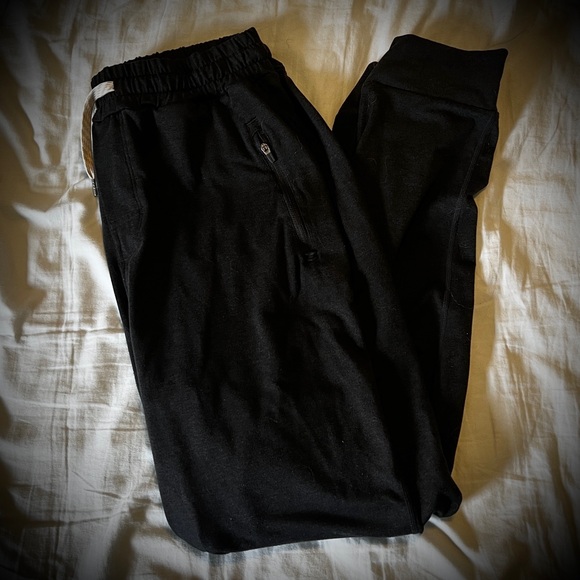 Men's Vuori Sunday Performance Joggers - Picture 1 of 5